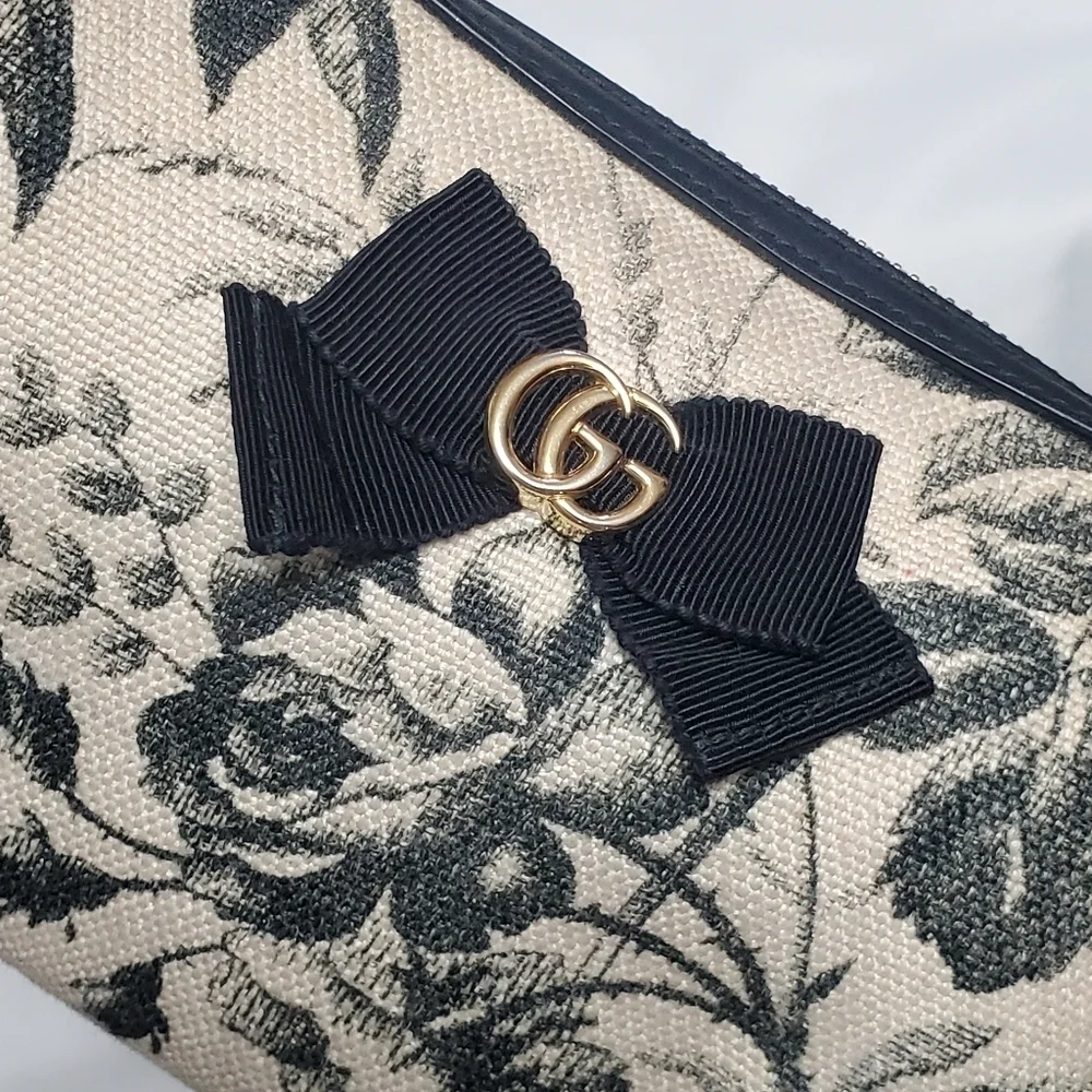 Gucci Floral Canvas Makeup Pouch - Picture 5 of 12